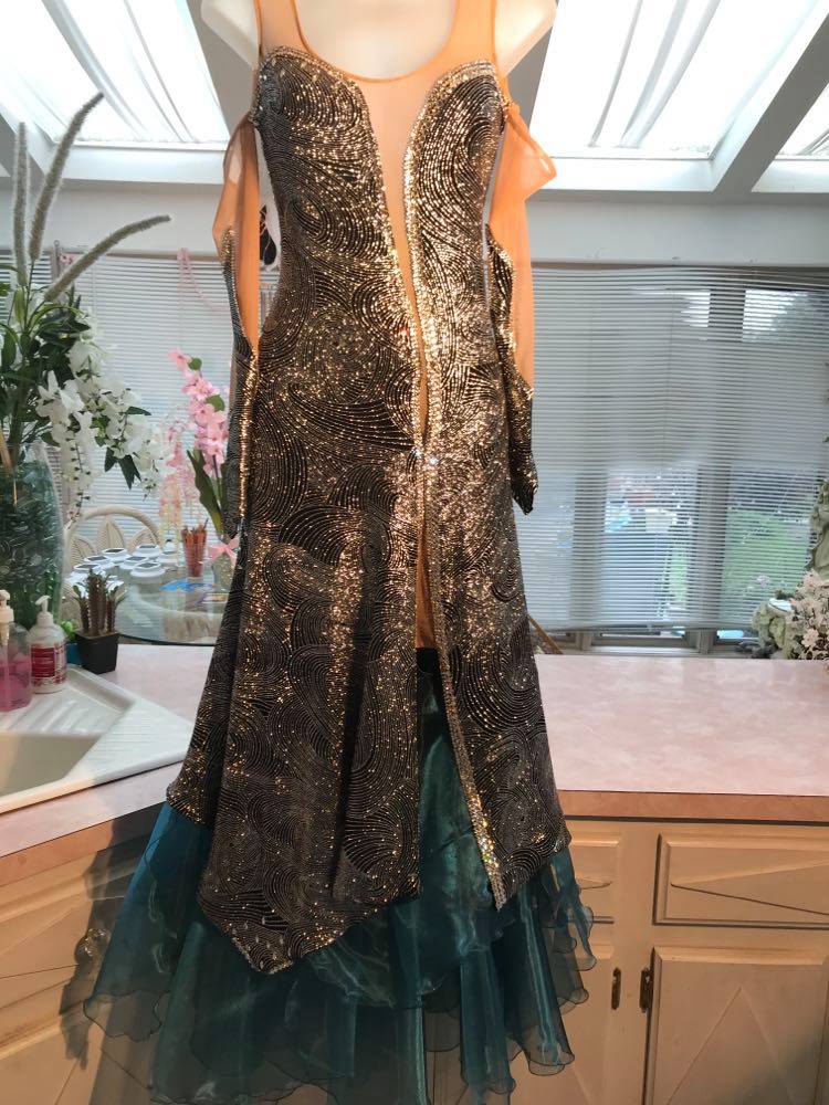 Silver Converta Ballroom Dress | 4 Skirts | Size 1/2-3/4 Silver Converta Ballroom Dress | 4 Skirts | Size 1/2-3/4