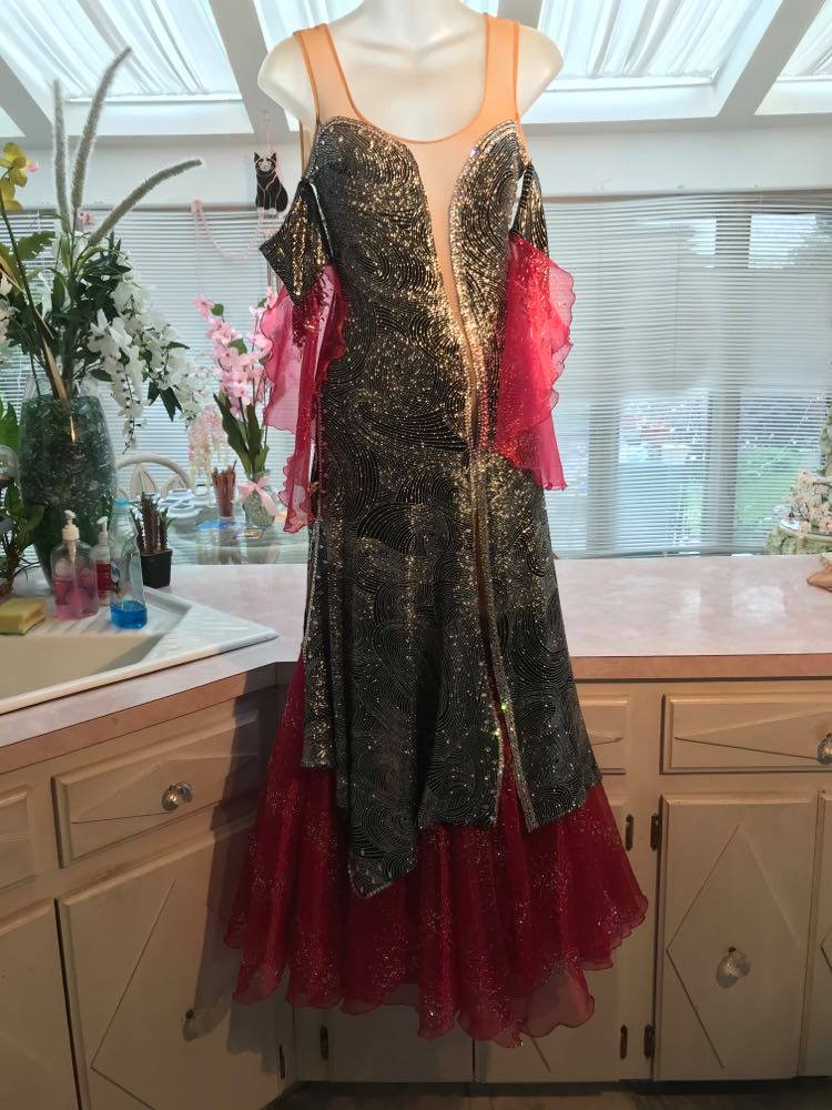 Silver Converta Ballroom Dress | 4 Skirts | Size 1/2-3/4 Silver Converta Ballroom Dress | 4 Skirts | Size 1/2-3/4